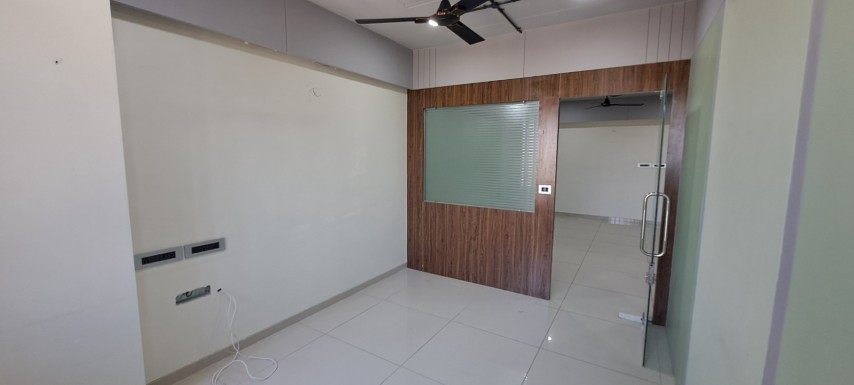 Office 800 Sq. Ft. Commercial Office for Rent in Sindhu Bhavan Road Ahmedabad - Media 3