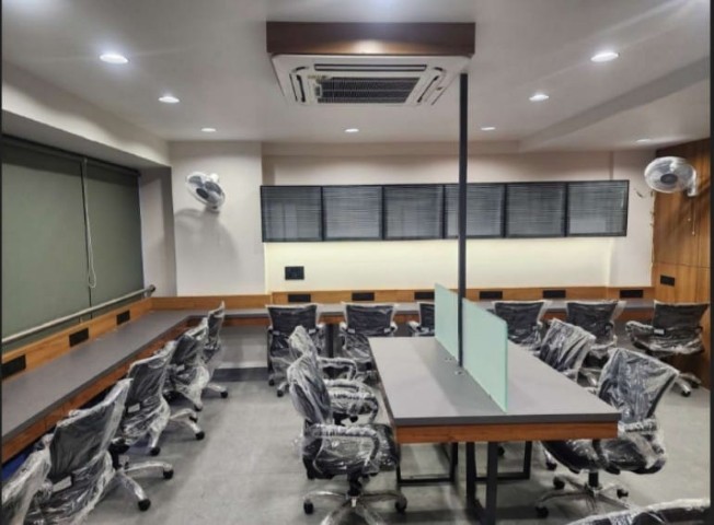 Office 1474 Sq. Ft. Commercial Office for Rent in Gota Ahmedabad - Media 5