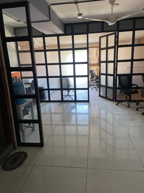 Office 876 Sq. Ft. Commercial Office for Rent in Rajpath Rangoli Road Ahmedabad - Media 2
