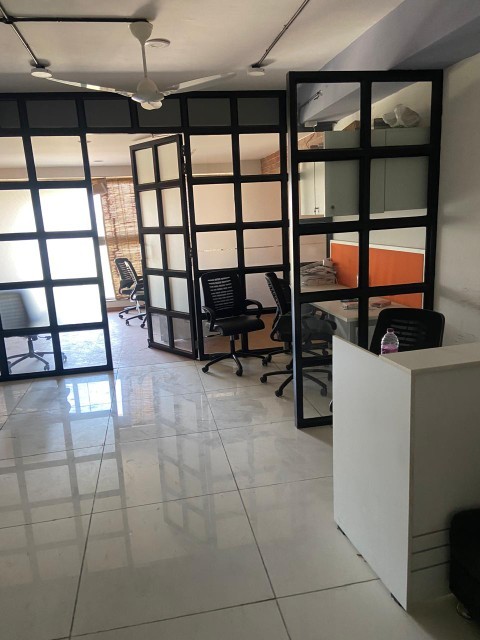 Office 876 Sq. Ft. Commercial Office for Rent in Rajpath Rangoli Road Ahmedabad - Media 3