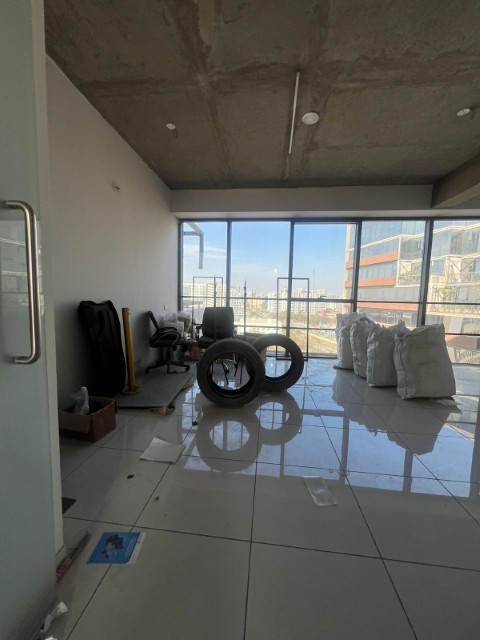 Office 849 Sq. Ft. Commercial Office for Rent in Sg Highway Ahmedabad - Media 3