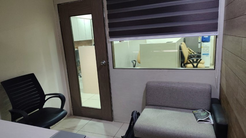 Office 985 Sq. Ft. Commercial Office for Rent in Makarba Ahmedabad - Media 6