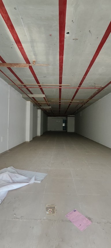 Showroom 2400 Sq. Ft. Showroom First Floor for Rent in Vastrapur Ahmedabad