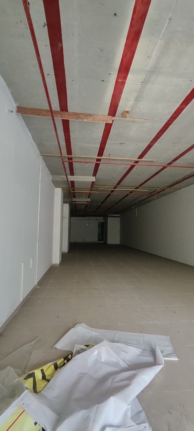 Showroom 2400 Sq. Ft. Showroom First Floor for Rent in Vastrapur Ahmedabad - Media 2