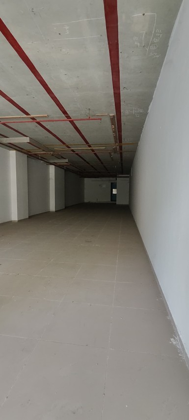 Showroom 2400 Sq. Ft. Showroom First Floor for Rent in Vastrapur Ahmedabad - Media 3