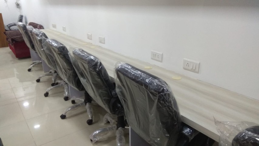 Office 696 Sq. Ft. Commercial Office for Rent in Rajpath Rangoli Road Ahmedabad - Media 3
