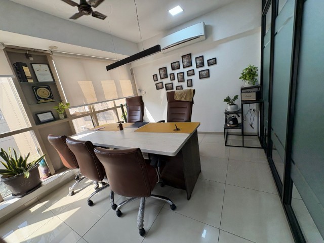 Office 822 Sq. Ft. Commercial Office for Rent in Rajpath Rangoli Road Ahmedabad - Media 5