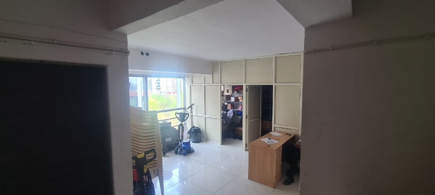 Office 800 Sq. Ft. Commercial Office for Rent in Sg Highway Ahmedabad - Media 4
