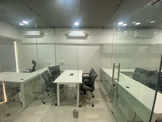 Office 890 Sq. Ft. Commercial Office for Rent in Jagatpur Ahmedabad - Media 4