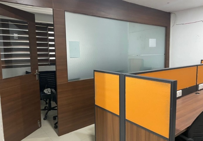 Office 1035 Sq. Ft. Commercial Office for Rent in Satellite Ahmedabad - Media 2