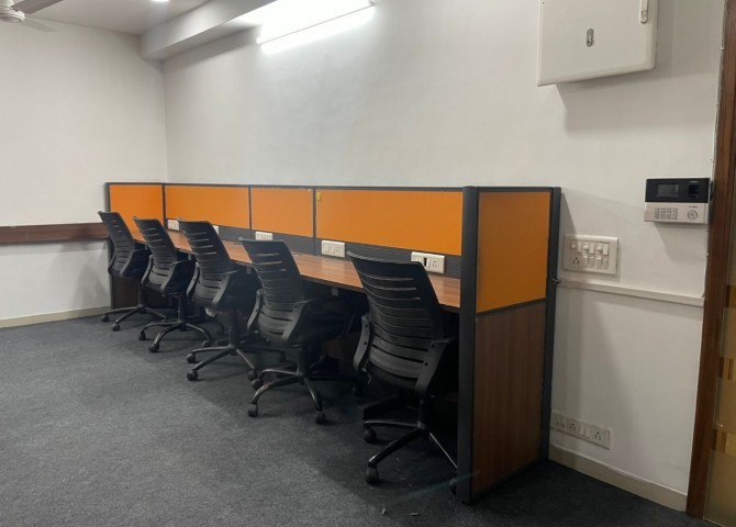 Office 1035 Sq. Ft. Commercial Office for Rent in Satellite Ahmedabad - Media 5