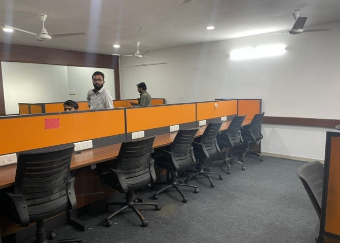 Office 1035 Sq. Ft. Commercial Office for Rent in Satellite Ahmedabad - Media 7