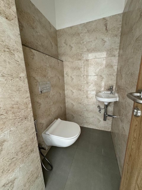 Showroom 555 Sq. Ft. Showroom First Floor for Rent in Panjarapole Ahmedabad - Media 2