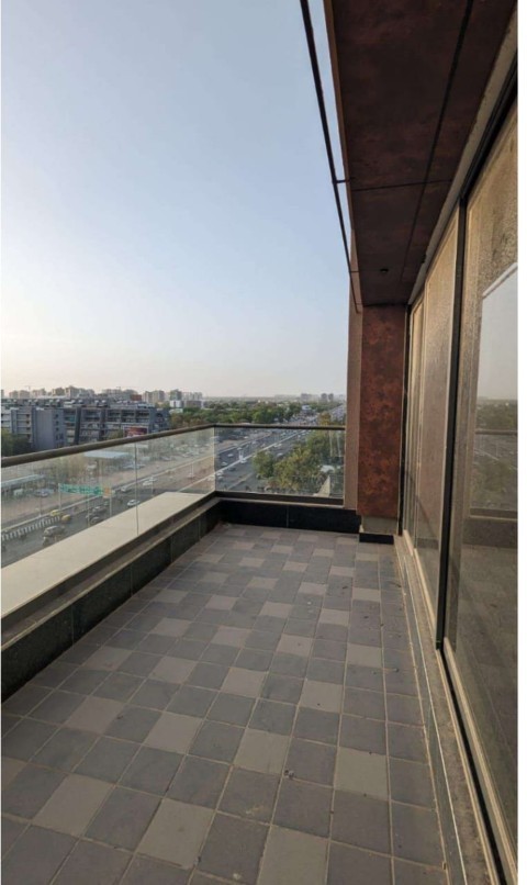 Office 1337 Sq. Ft. Commercial Office for Rent in Sg Highway Ahmedabad - Media 3