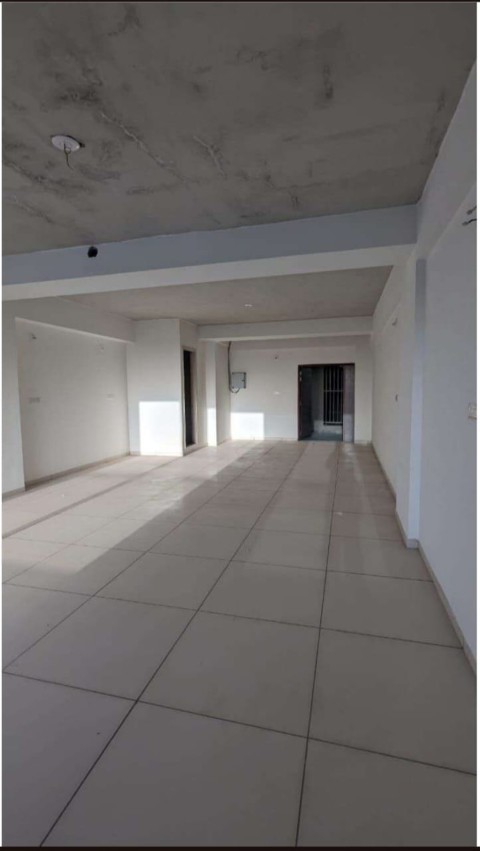 Office 1337 Sq. Ft. Commercial Office for Rent in Sg Highway Ahmedabad - Media 5