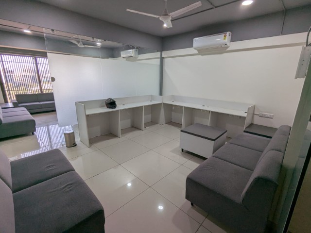 Office 865 Sq. Ft. Commercial Office for Rent in Sindhu Bhavan Road Ahmedabad - Media 2