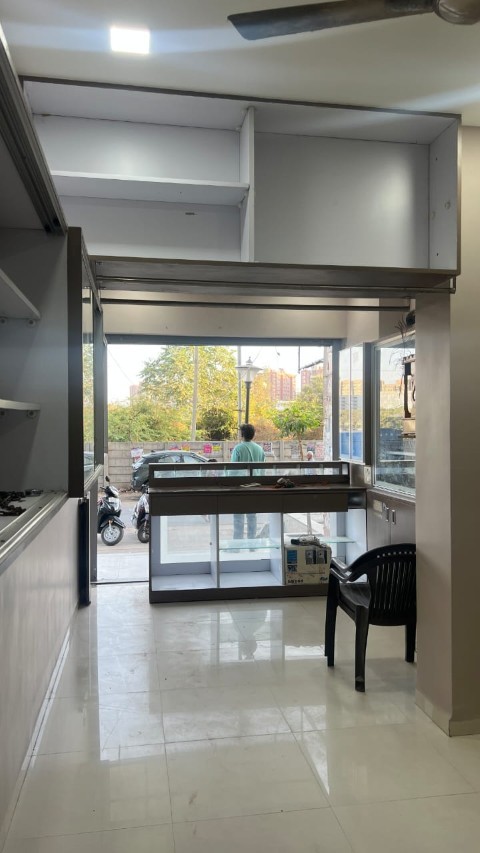 Shop 290 Sq. Ft. Commercial Showroom for Rent in Gota Ahmedabad - Media 3
