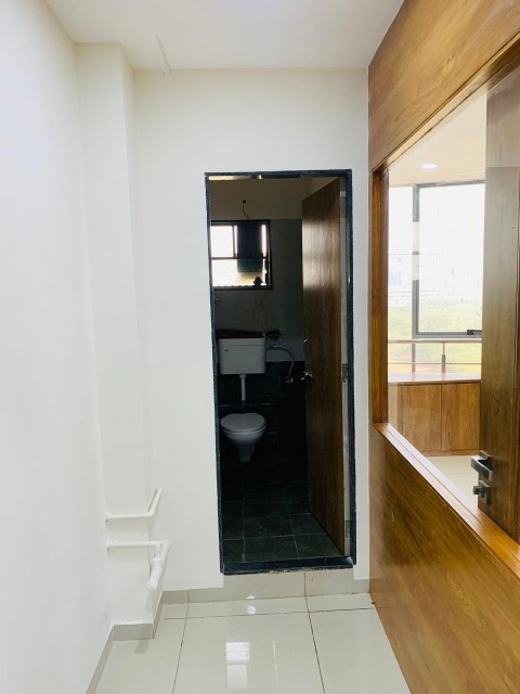Office 846 Sq. Ft. Commercial Office for Sale in Gota Ahmedabad - Media 9