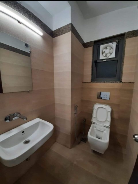 Office 1273 Sq. Ft. Commercial Office for Sale in Vastrapur Ahmedabad - Media 8