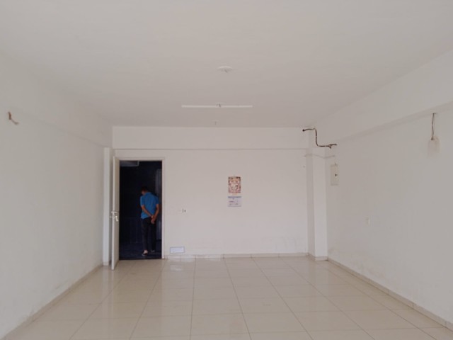 Office 987 Sq. Ft. Commercial Office for Rent in Satellite Ahmedabad