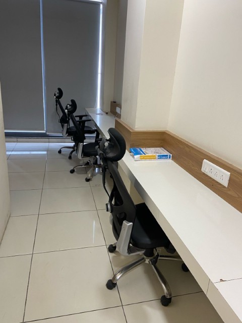 Office 634 Sq. Ft. Commercial Office for Rent in Sg Highway Ahmedabad - Media 3