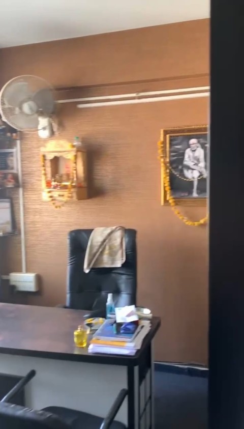 Office 650 Sq. Ft. Commercial Office for Rent in Zydus Road Ahmedabad