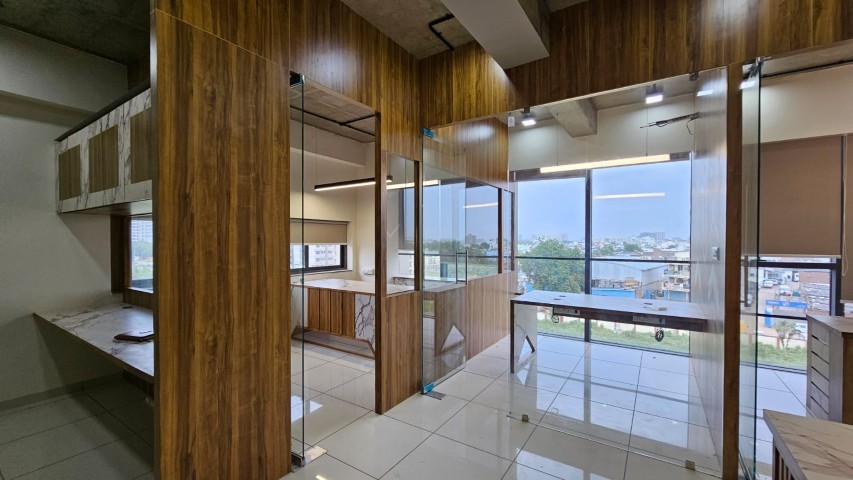 Office 1050 Sq. Ft. Commercial Office for Rent in Sg Highway Ahmedabad - Media 2
