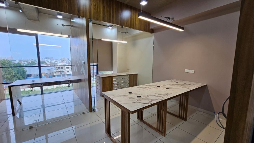 Office 1050 Sq. Ft. Commercial Office for Sale in Sg Highway Ahmedabad - Media 2