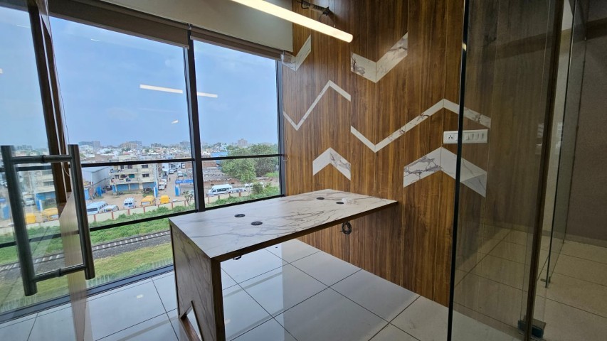 Office 1050 Sq. Ft. Commercial Office for Sale in Sg Highway Ahmedabad - Media 9