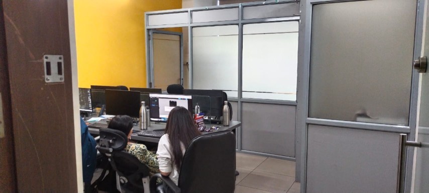 Office 575 Sq. Ft. Commercial Office for Rent in Sindhu Bhavan Road Ahmedabad - Media 4