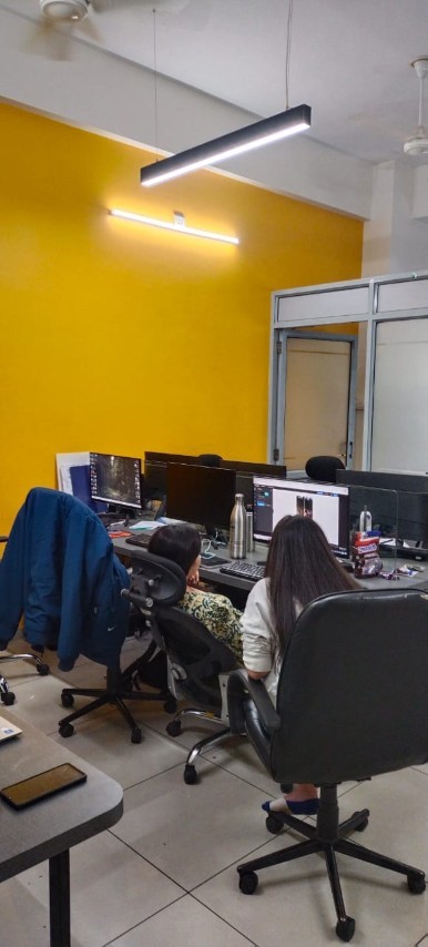 Office 575 Sq. Ft. Commercial Office for Rent in Sindhu Bhavan Road Ahmedabad - Media 5