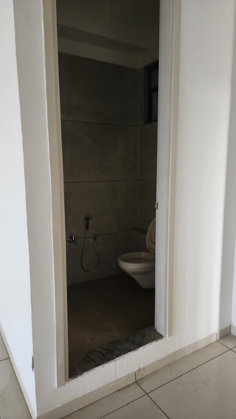 Office 1700 Sq. Ft. Commercial Office for Rent in Sg Highway Ahmedabad - Media 4