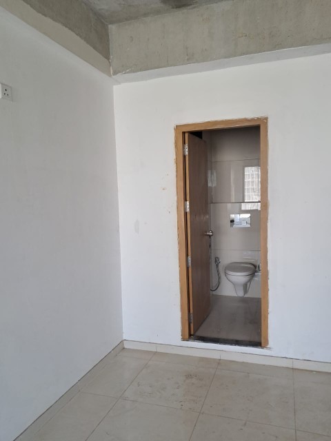 Office 679 Sq. Ft. Commercial Office for Rent in Jagatpur Ahmedabad - Media 2