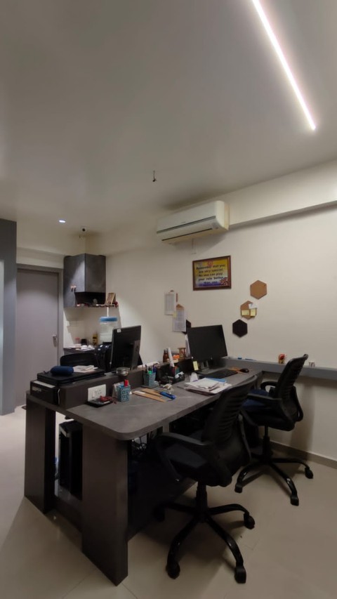 Office 465 Sq. Ft. Commercial Office for Rent in Memnagar/gurukul Ahmedabad - Media 4