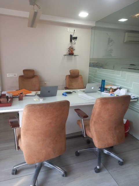 Office 1100 Sq. Ft. Commercial Office for Rent in Sg Highway Ahmedabad - Media 9