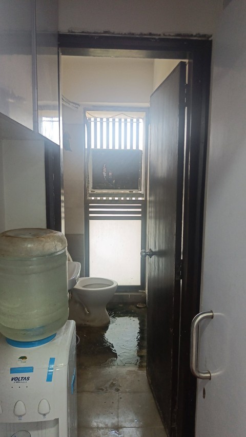 Office 680 Sq. Ft. Commercial Office for Rent in Zydus Road Ahmedabad - Media 2