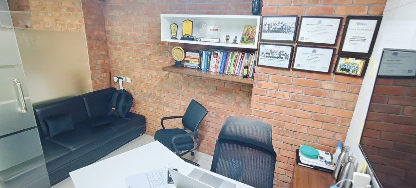 Office 2372 Sq. Ft. Commercial Office for Rent in Thaltej Ahmedabad