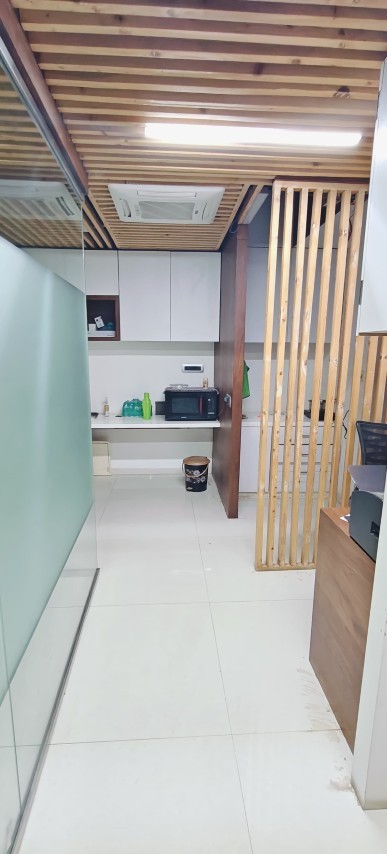 Office 2372 Sq. Ft. Commercial Office for Rent in Thaltej Ahmedabad - Media 15