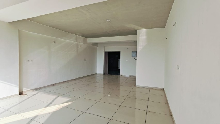 Office 1101 Sq. Ft. Commercial Office for Rent in Sg Highway Ahmedabad - Media 4