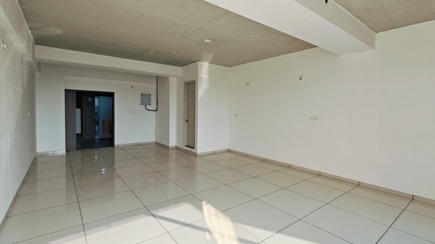 Office 1101 Sq. Ft. Commercial Office for Rent in Sg Highway Ahmedabad - Media 7