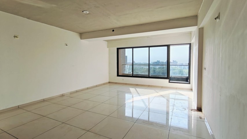 Office 1101 Sq. Ft. Commercial Office for Rent in Sg Highway Ahmedabad - Media 10