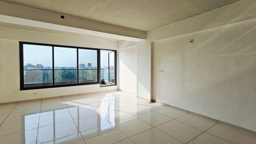 Office 1101 Sq. Ft. Commercial Office for Rent in Sg Highway Ahmedabad - Media 11