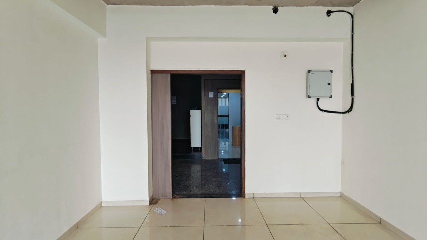 Office 1101 Sq. Ft. Commercial Office for Rent in Sg Highway Ahmedabad - Media 13