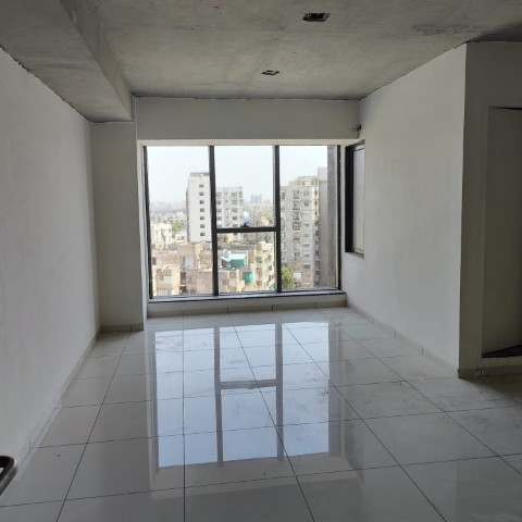 Office 600 Sq. Ft. Commercial Office for Rent in Satellite Ahmedabad - Media 2