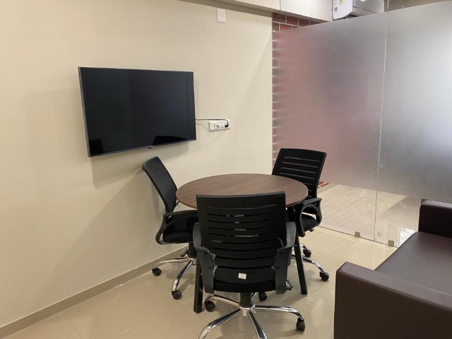 Office 822 Sq. Ft. Commercial Office for Rent in Rajpath Rangoli Road Ahmedabad - Media 9