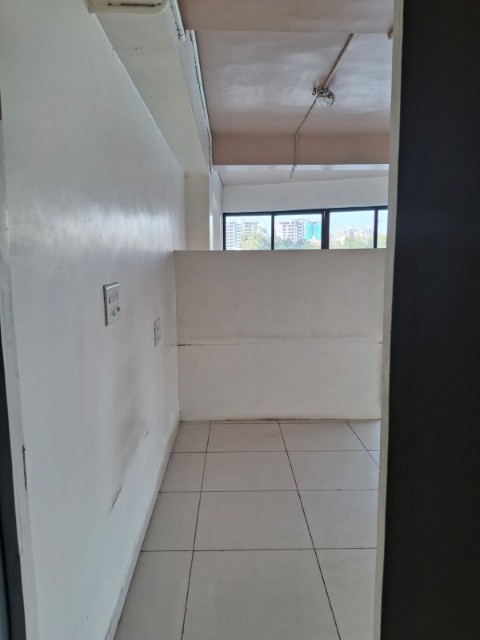 Office 1650 Sq. Ft. Commercial Office for Rent in Prahladnagar Ahmedabad - Media 6