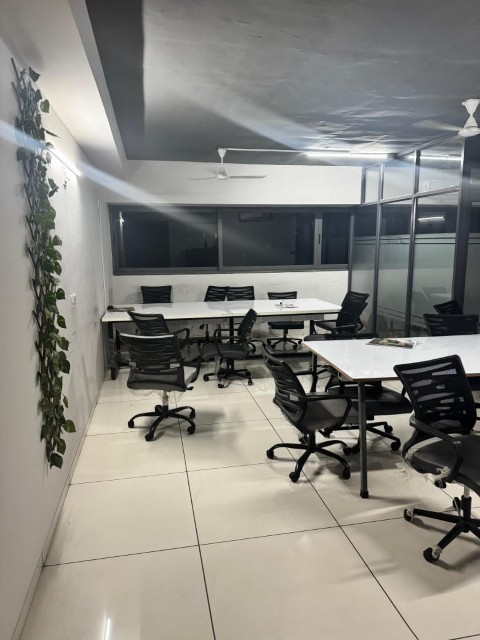 Office 1020 Sq. Ft. Commercial Office for Sale in Jagatpur Ahmedabad - Media 11