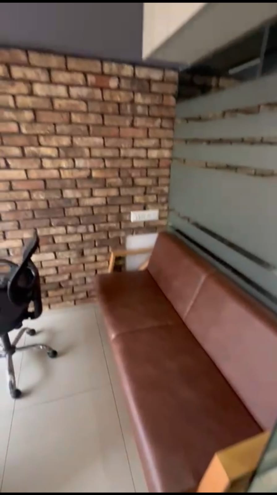 Office 468 Sq. Ft. Commercial Office for Rent in Bodakdev Ahmedabad - Media 5