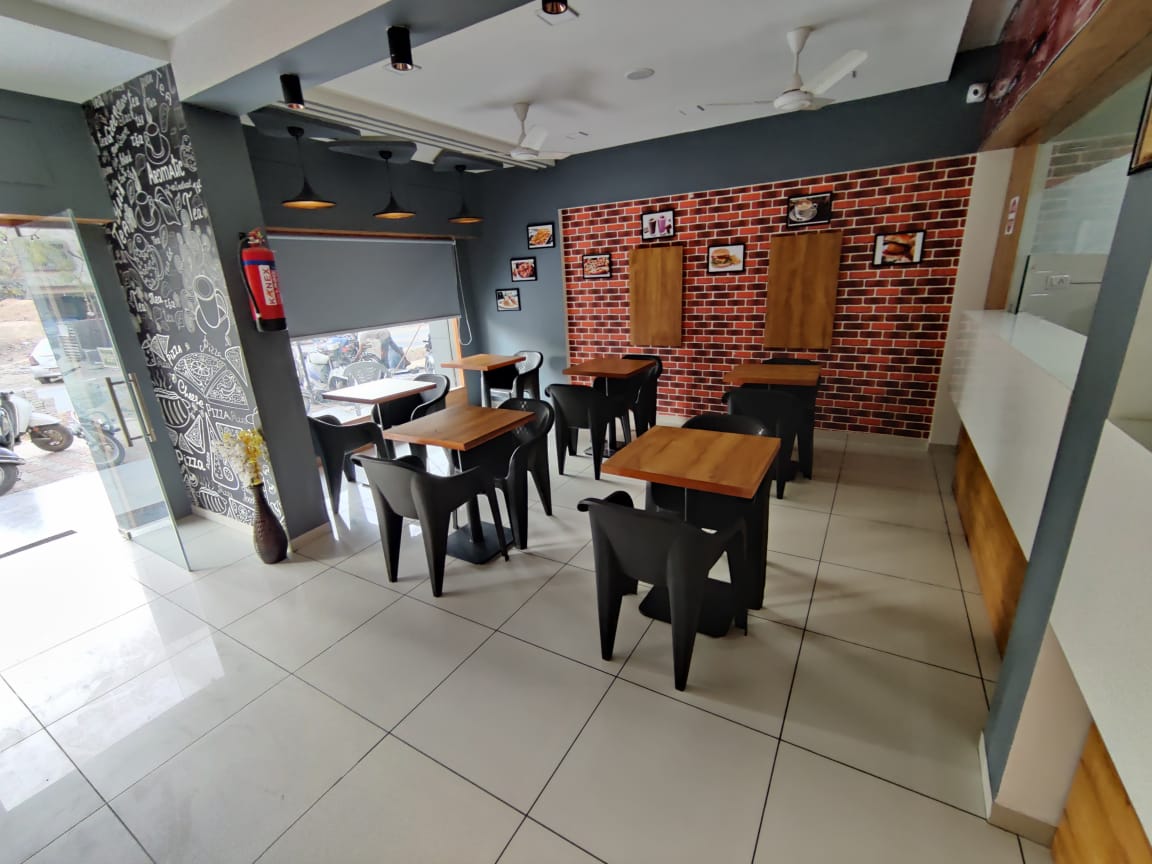 Shop 600 Sq. Ft. Commercial Showroom for Rent in Sola Ahmedabad - Media 4