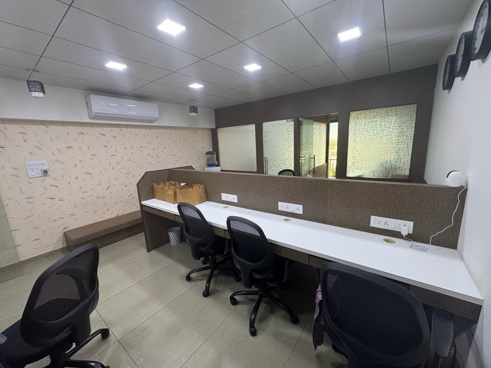 Office 745 Sq. Ft. Commercial Office for Rent in Thaltej Ahmedabad - Media 5